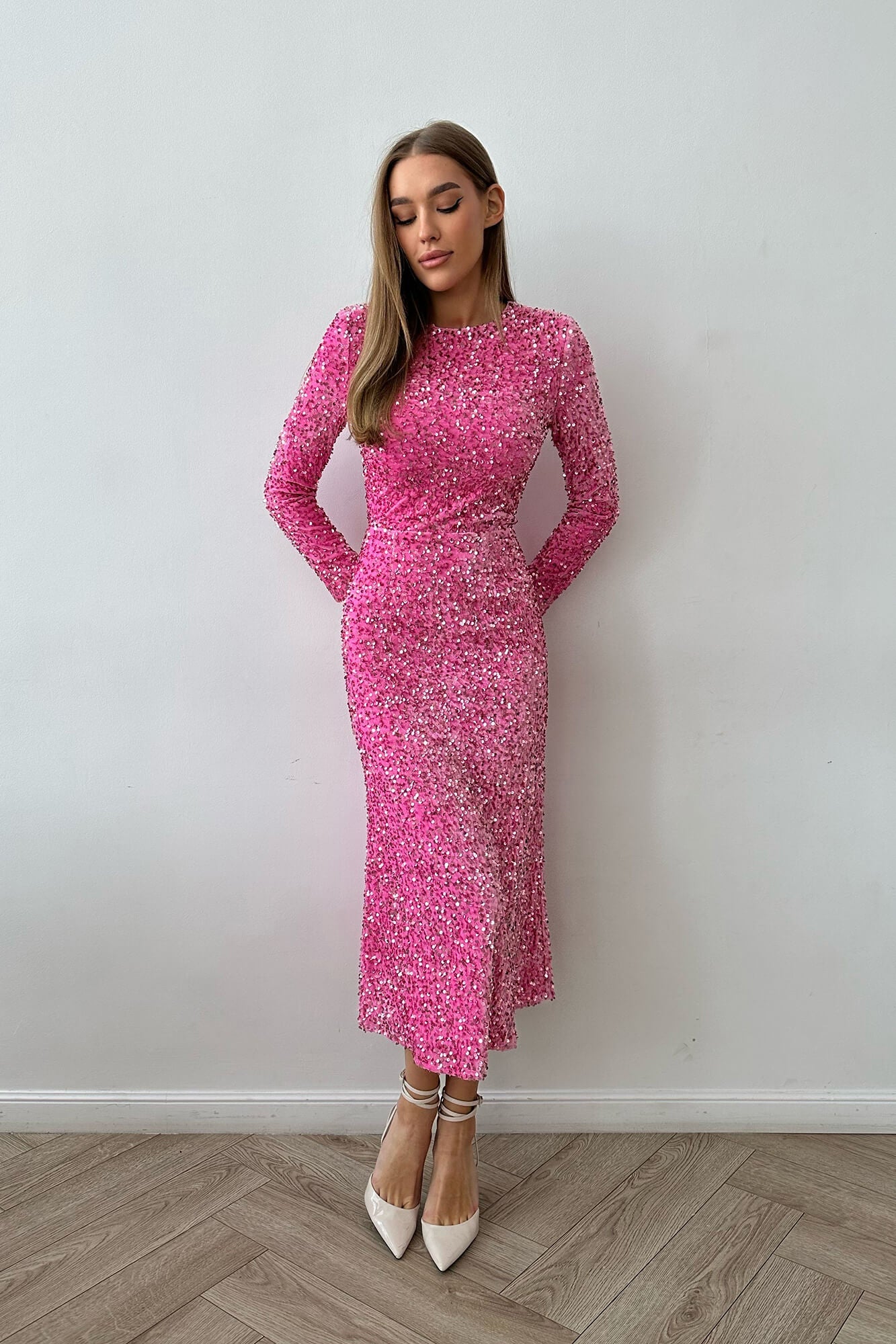 Sequin Decorated Velvet Long Sleeve Midi Dress S / Pink