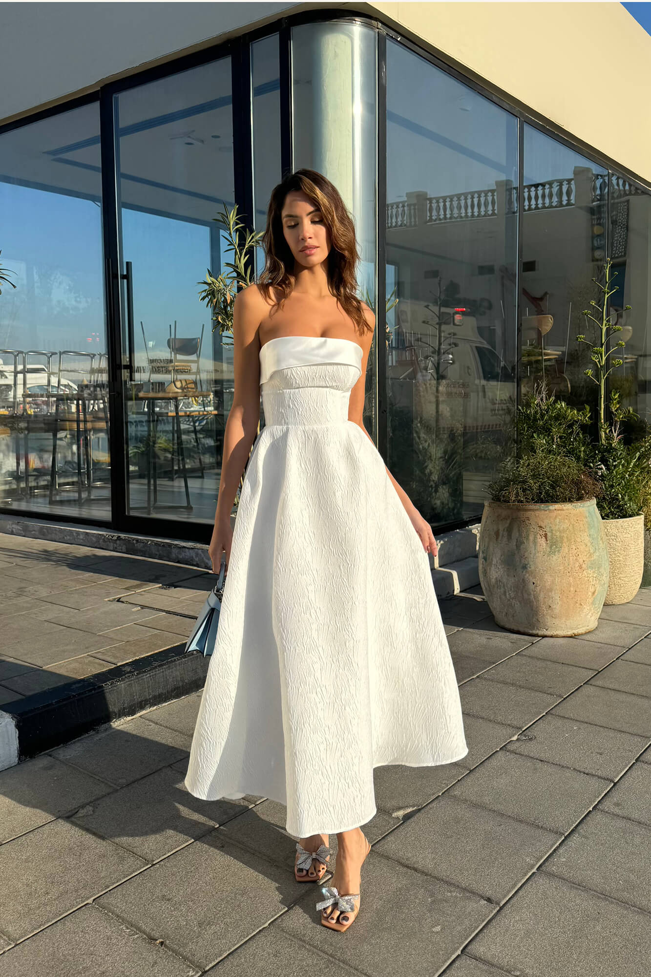White Dresses – POST MERIDIEM